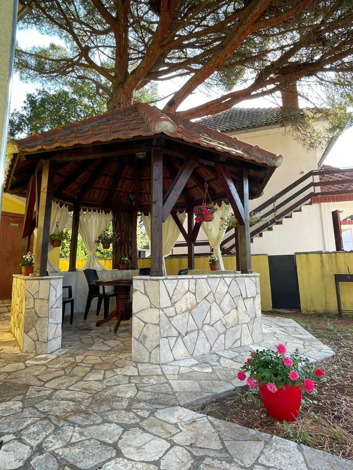 Apartments Villa-G Lustica Tivat Kültér fotó