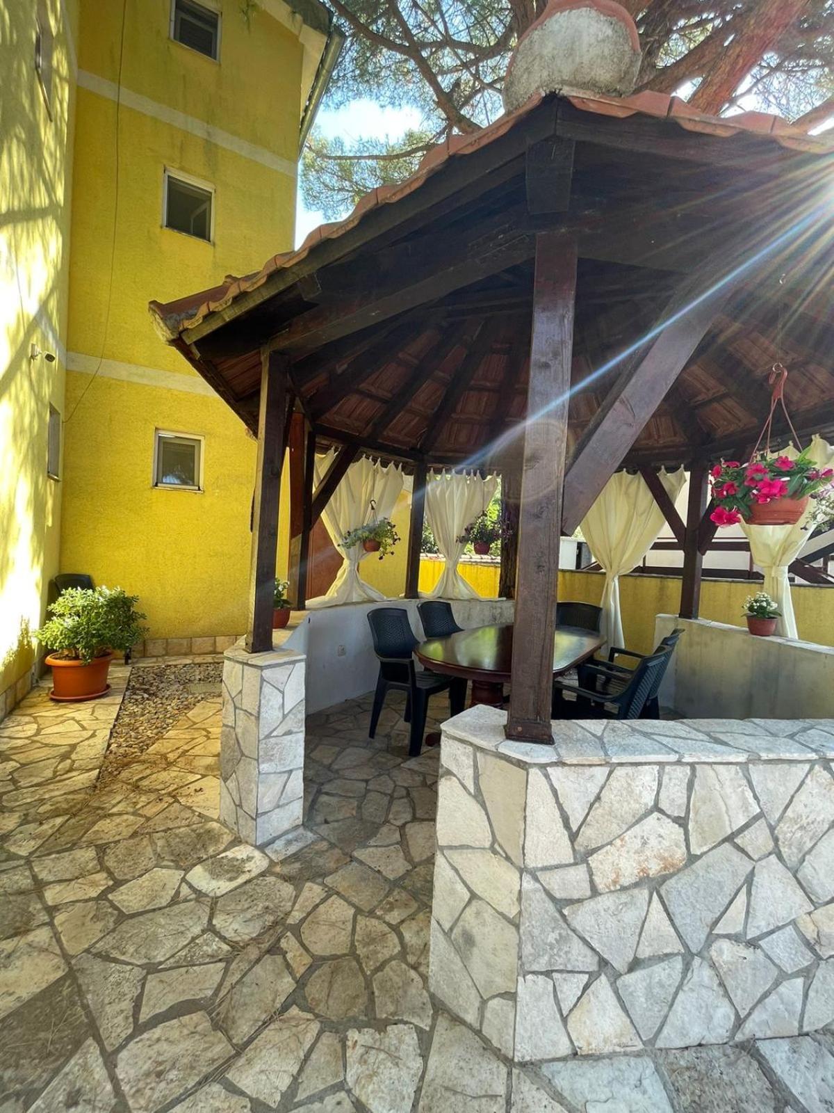 Apartments Villa-G Lustica Tivat Kültér fotó